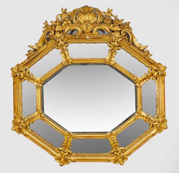 Großer Wandspiegel im Barock-Stil