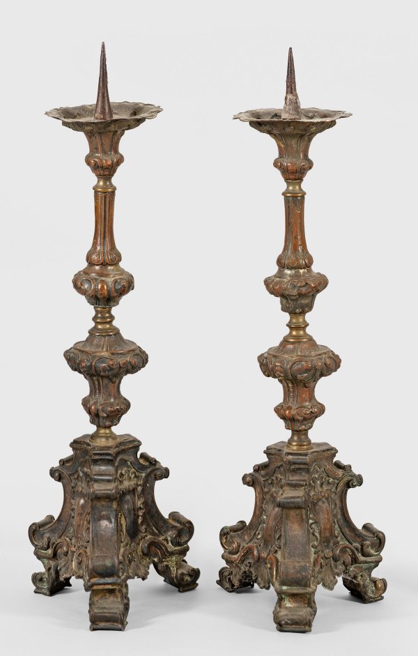 Paar Kerzenleuchter im Barock-Stil