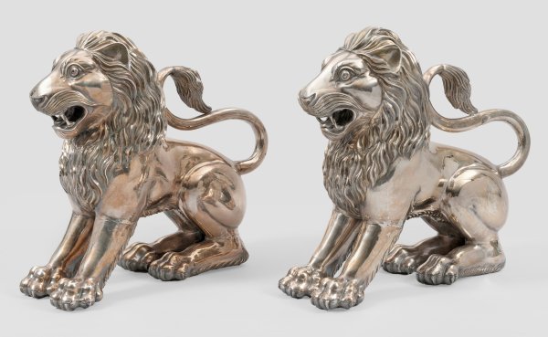 Paar prächtige Löwen